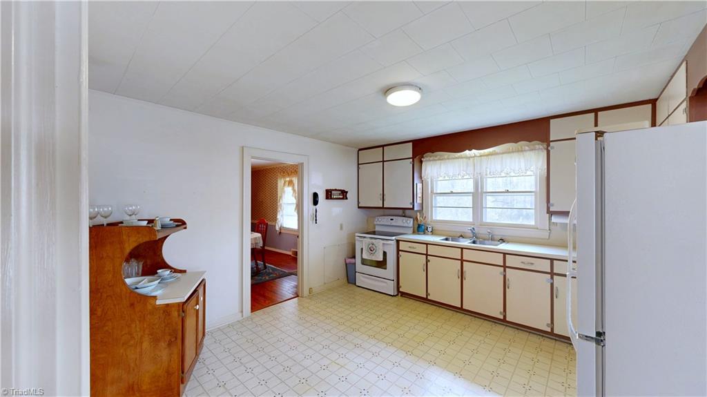 117 Hillcrest Road Thomasville, NC 27360 - Photo 24 of 43