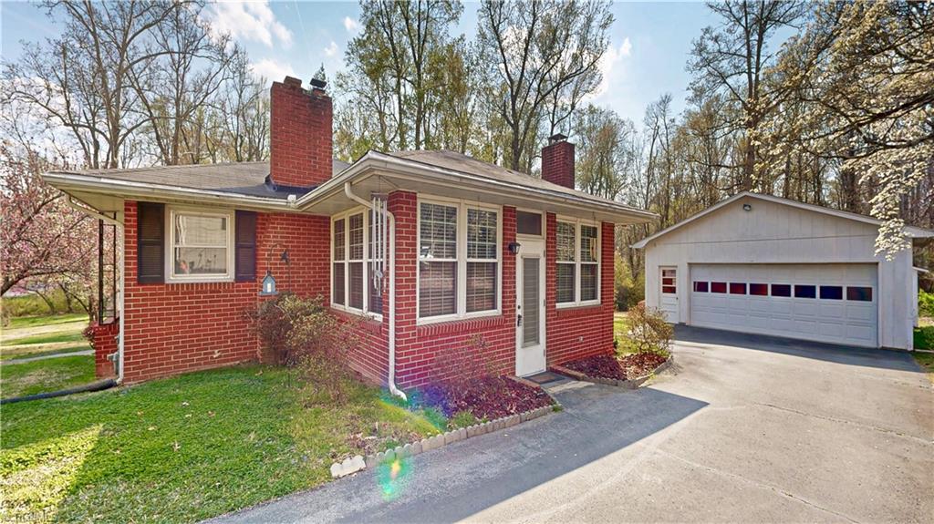 117 Hillcrest Road Thomasville, NC 27360 - Photo 3 of 43