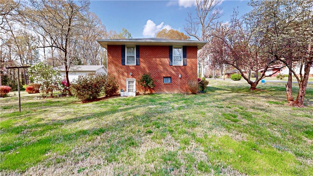 117 Hillcrest Road Thomasville, NC 27360 - Photo 8 of 43