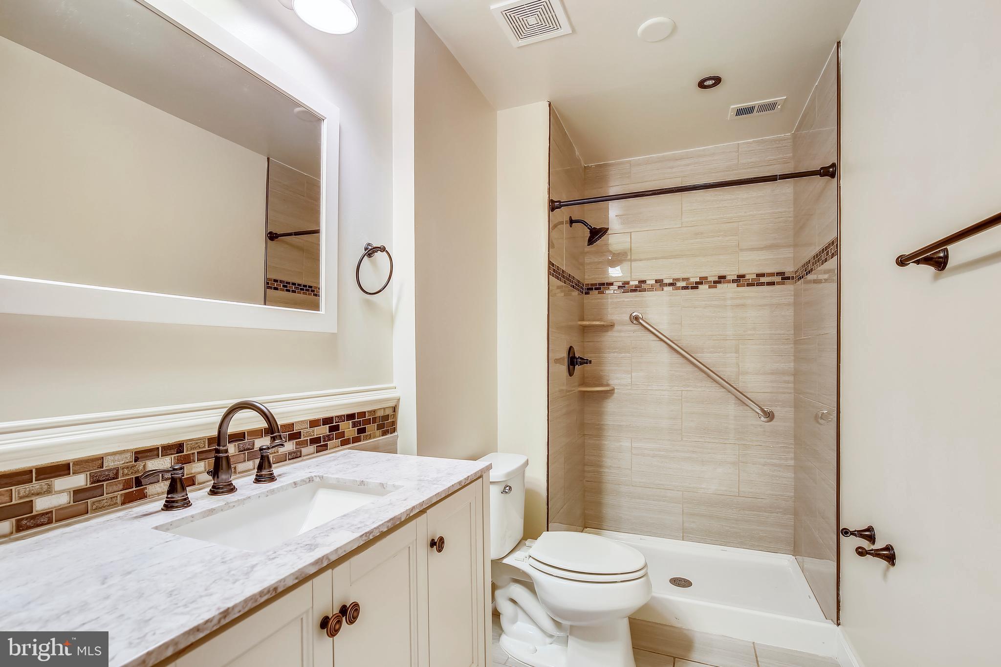 11533 Links Drive Reston, VA 20190 - Photo 17 of 30 Master Bathroom 2nd Floor