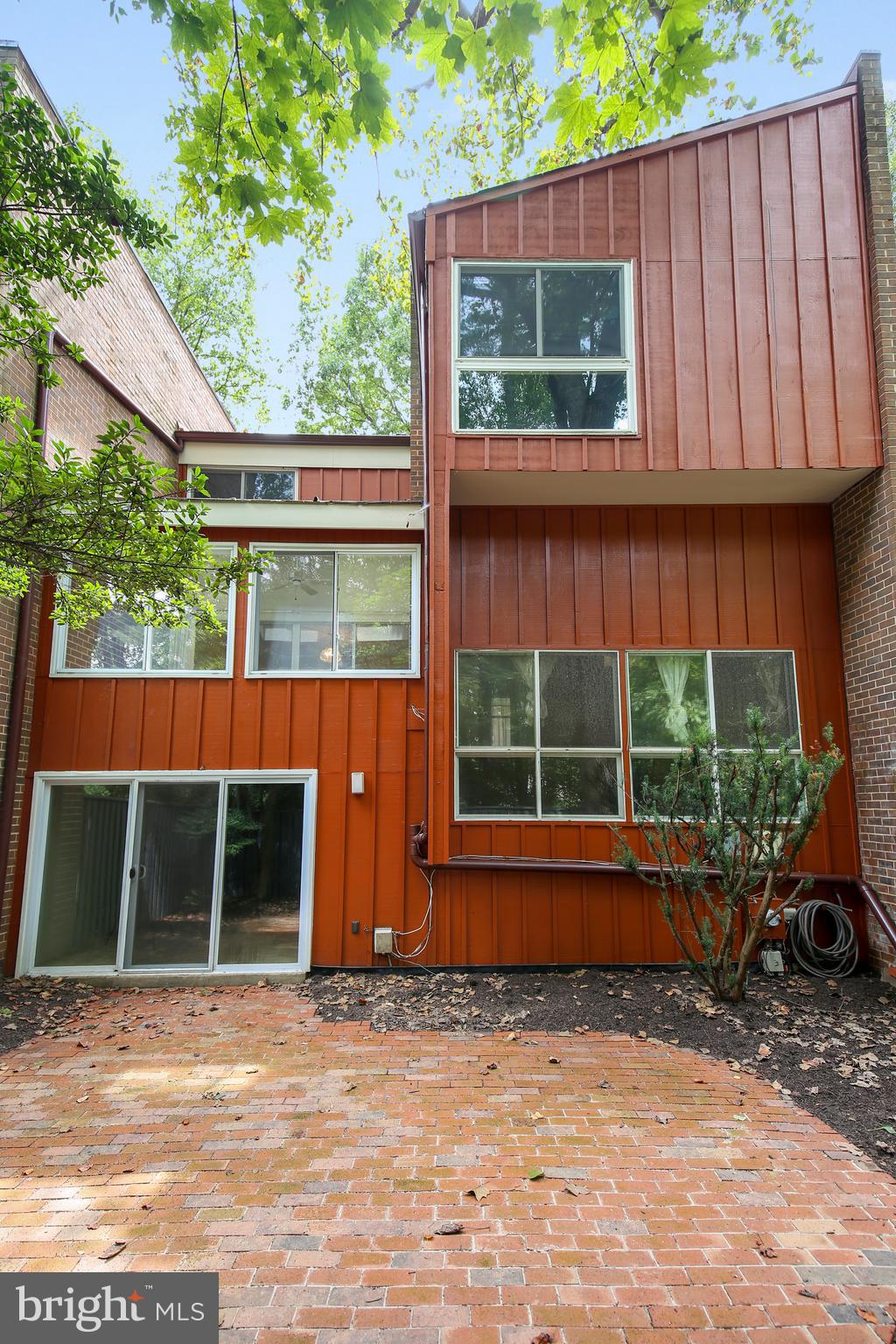 11533 Links Drive Reston, VA 20190 - Photo 28 of 30 Rear of Links Dr