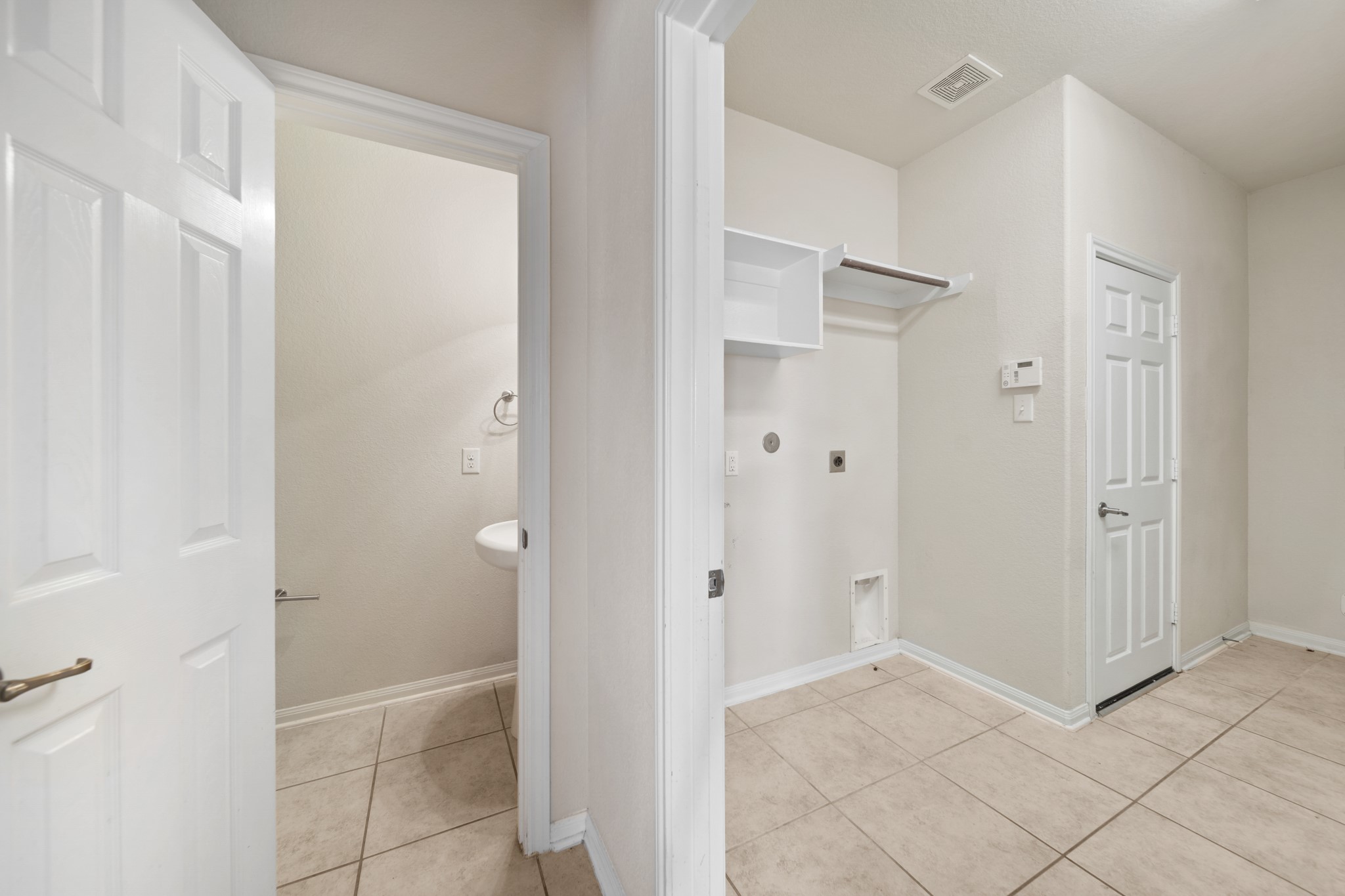 6015 Biltmore Court Rosenberg, TX 77471 - Photo 18 of 31 a view of an empty room