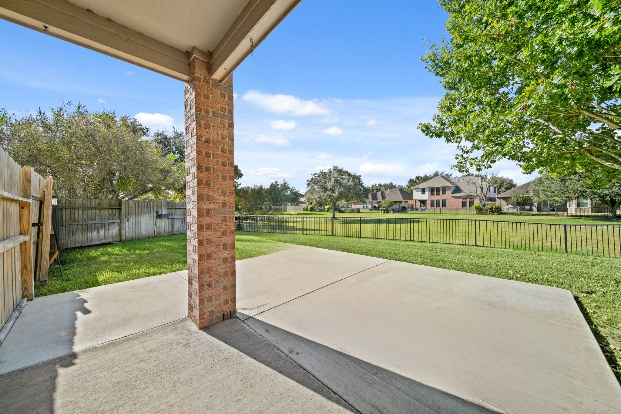 6015 Biltmore Court Rosenberg, TX 77471 - Photo 6 of 31 a view of a park