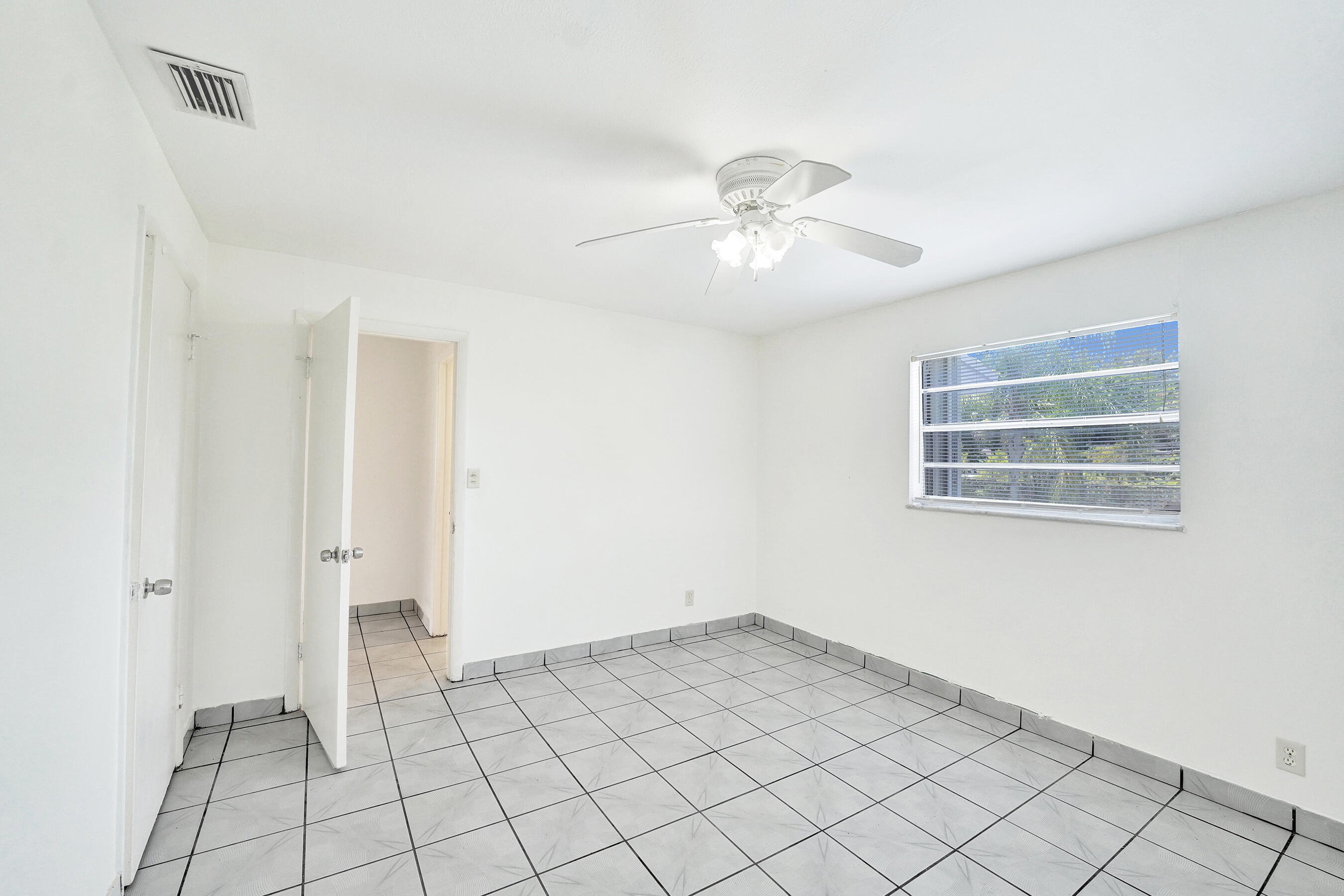 5830 Garfield Street Hollywood, FL 33021 - Photo 41 of 54 2nd Bedroom Unit 2