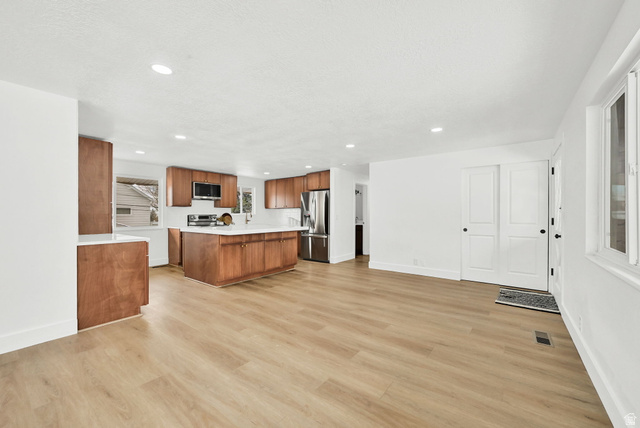 895 North Stoneybrook Road Kaysville, UT 84037 - Photo 8 of 21