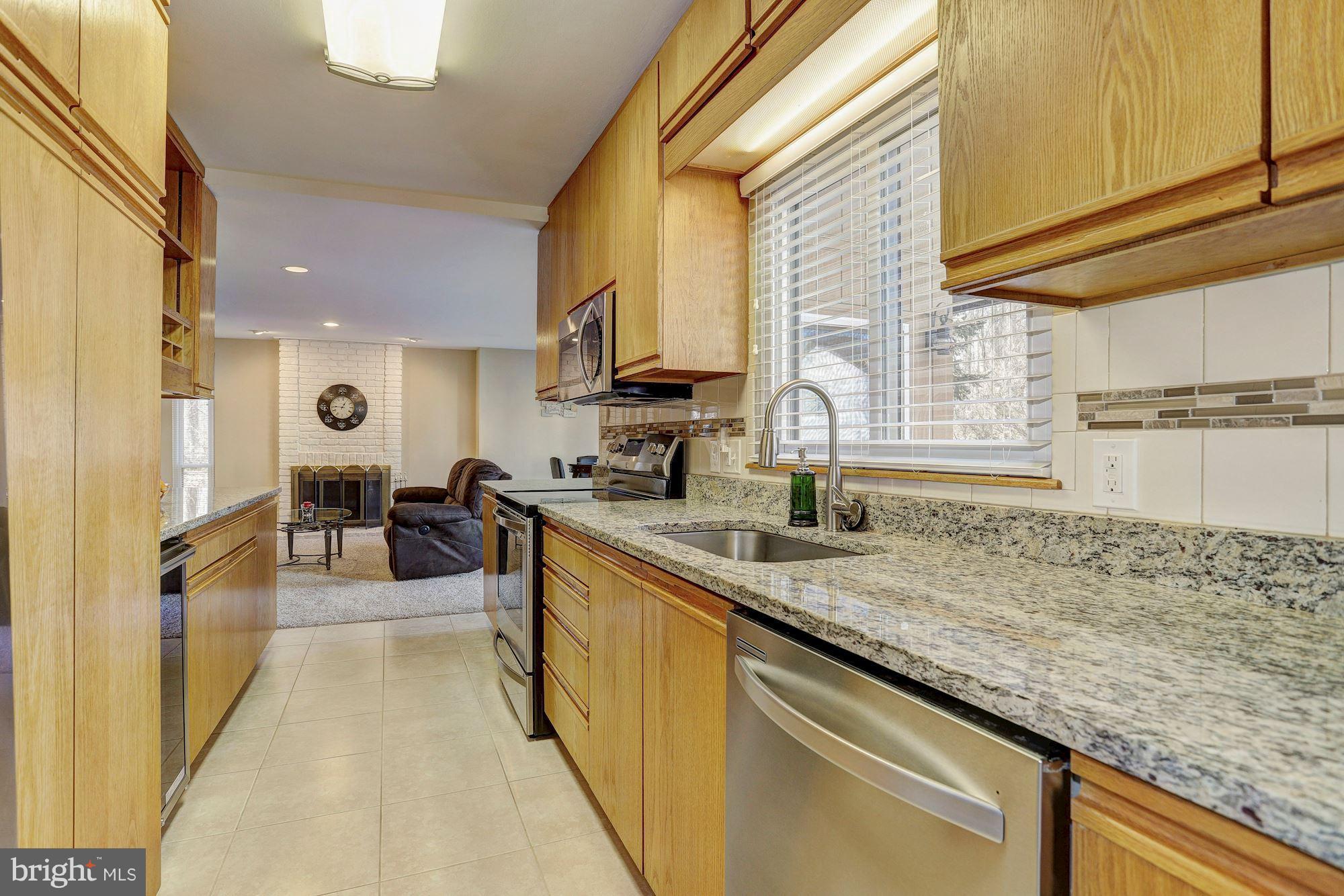 9306 Soaring Hill Road Columbia, MD 21045 - Photo 7 of 30 Kitchen