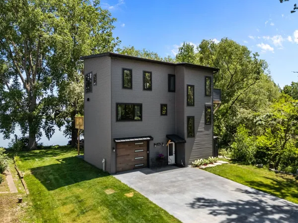 $849,900 | 2754 Harbor Lights Lane, Suamico, WI 54173