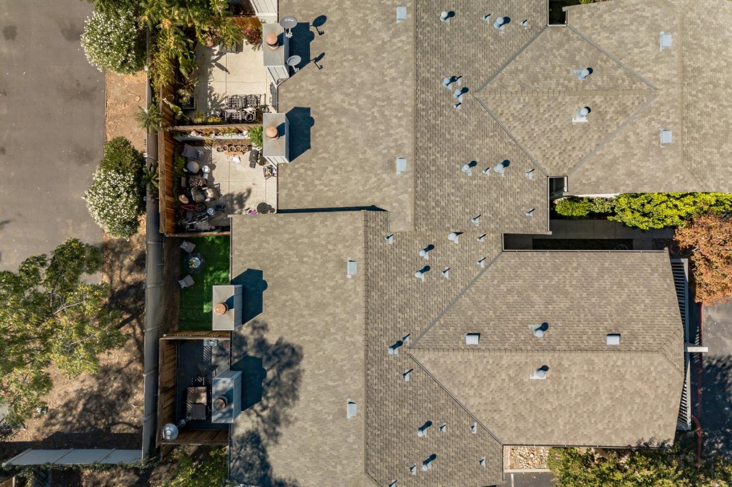 101 Redding Road, Unit B2 Campbell, CA 95008 - Photo 31 of 32 an aerial view of a house with a yard