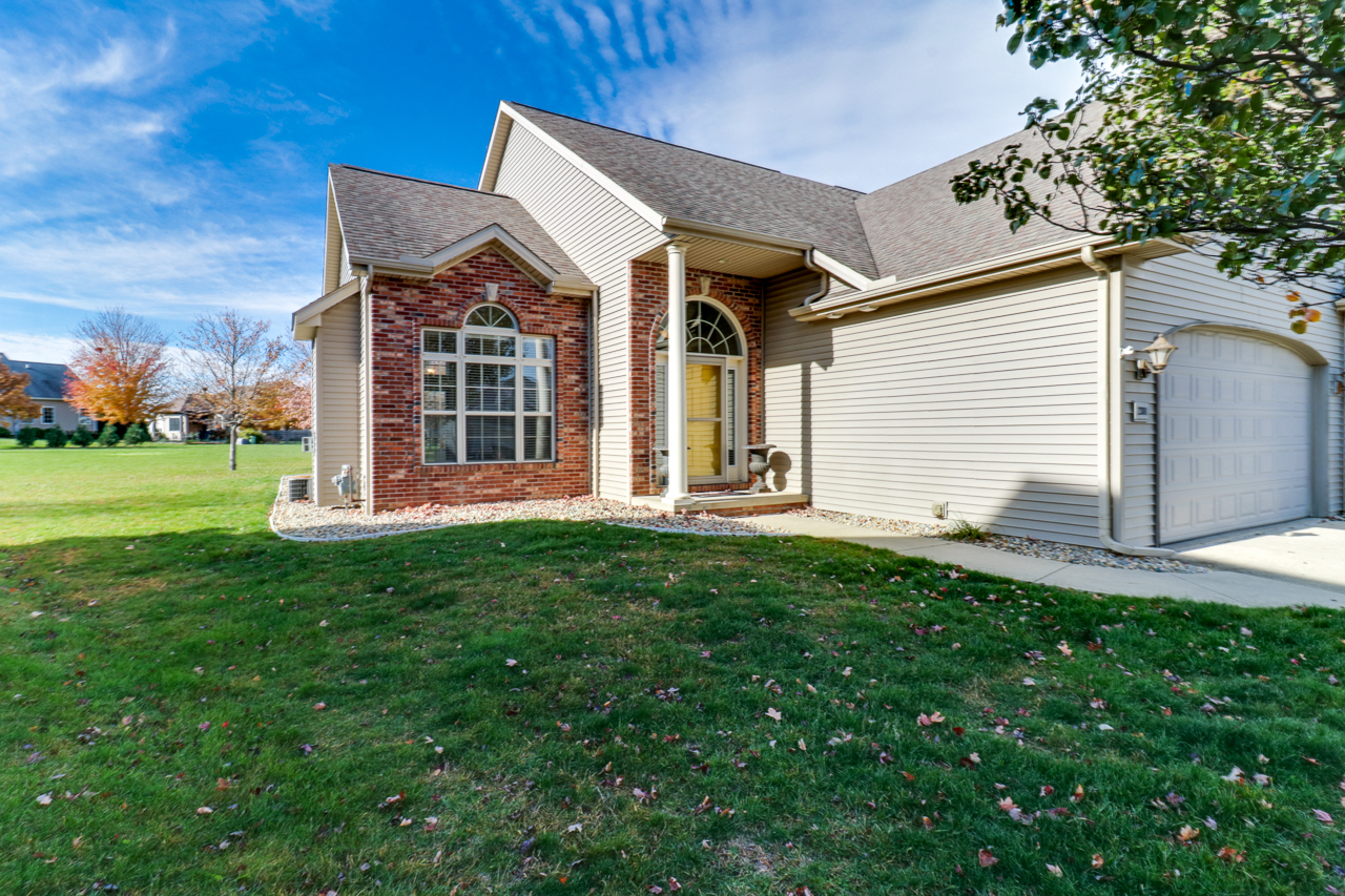 2301 Callard Lane Normal, IL 61761 - Photo 3 of 39 Gallery Image 3