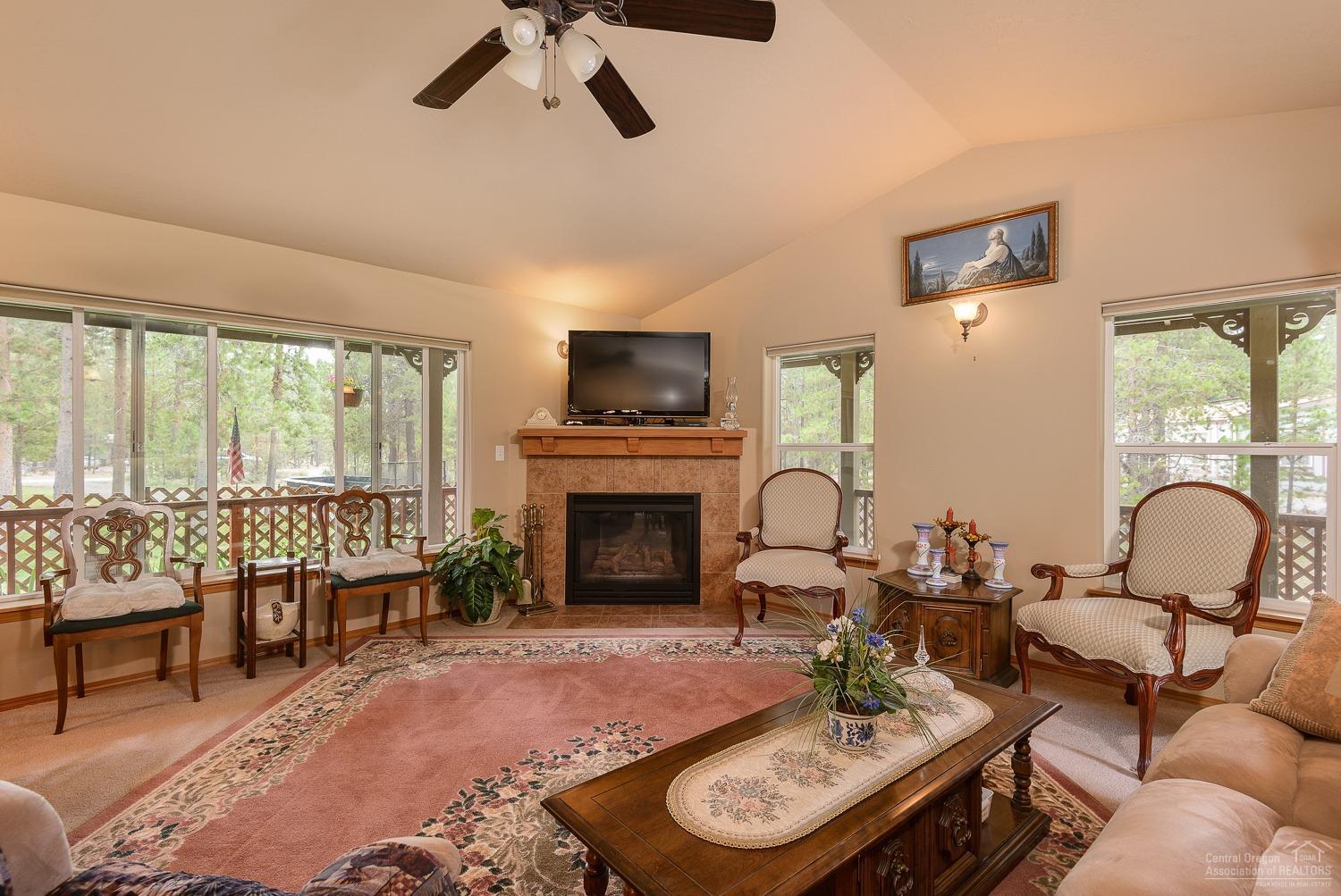 52619 Ammon Road La Pine, OR 97739 - Photo 4 of 23 Gallery Image 4