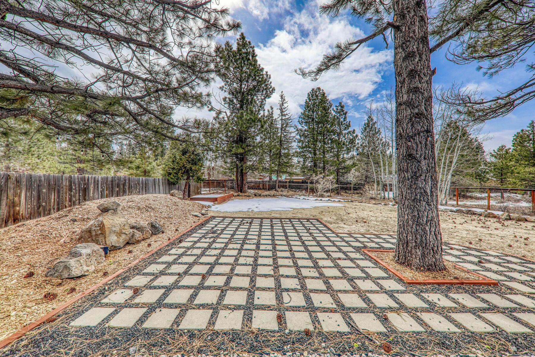 11151 Dorchester Drive Truckee, CA 96161 - Photo 27 of 27 a view of a yard