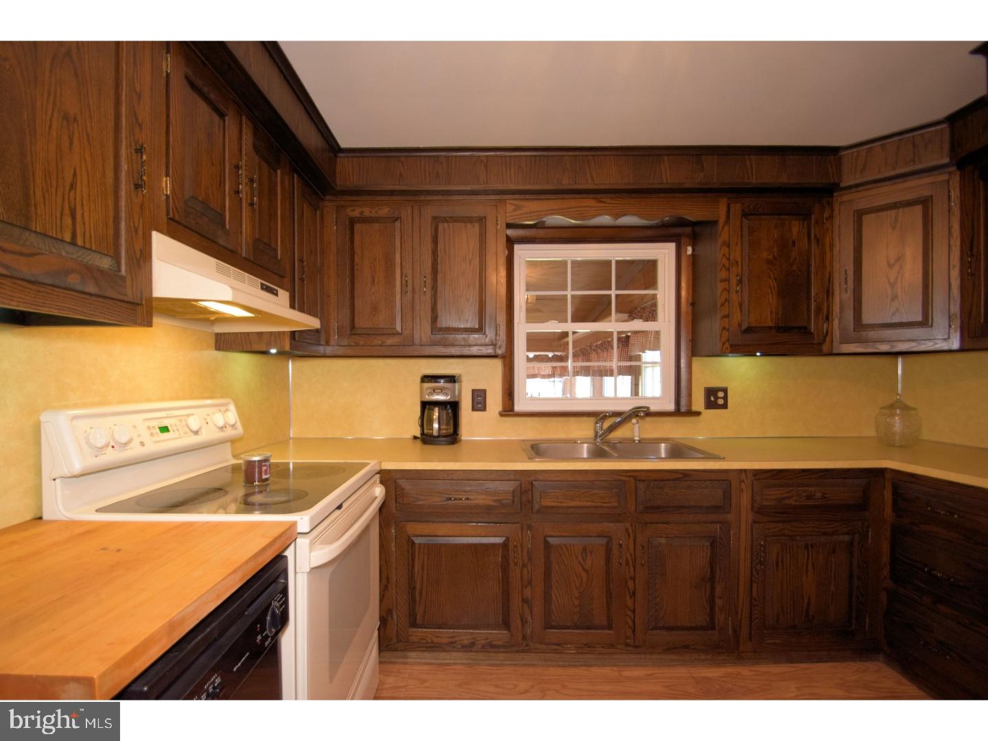515 Mininger Road Souderton, PA 18964 - Photo 8 of 25 Kitchen
