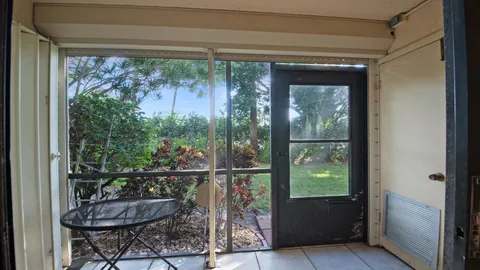 $119,900 | 7118 Golf Colony Court, Unit 105, Lake Worth, FL 33467