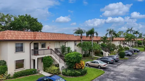 $119,900 | 7118 Golf Colony Court, Unit 105, Lake Worth, FL 33467