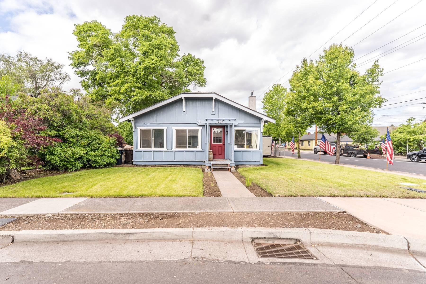 703 Southwest 7th Street Redmond, OR 97756 - Photo 1 of 19 AlpenglowPhotoLLC-3