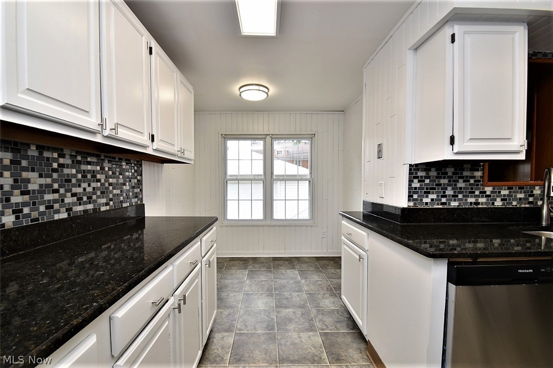 3797 Bainbridge Road Cleveland Heights, OH 44118 - Photo 16 of 35