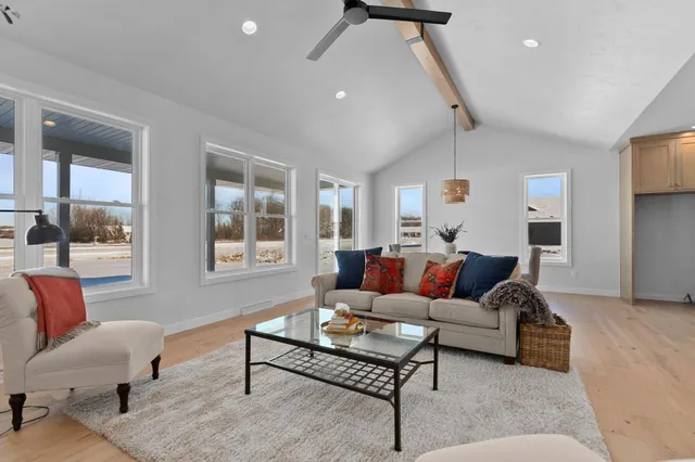 $659,900 | W5826 Roundstone Place, Menasha, WI 54952