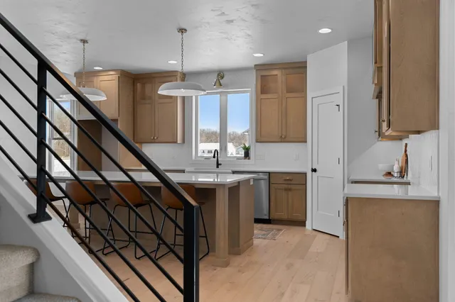 $659,900 | W5826 Roundstone Place, Menasha, WI 54952