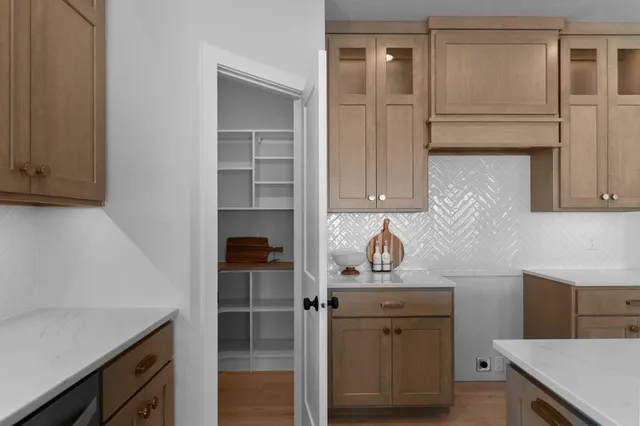 $659,900 | W5826 Roundstone Place, Menasha, WI 54952