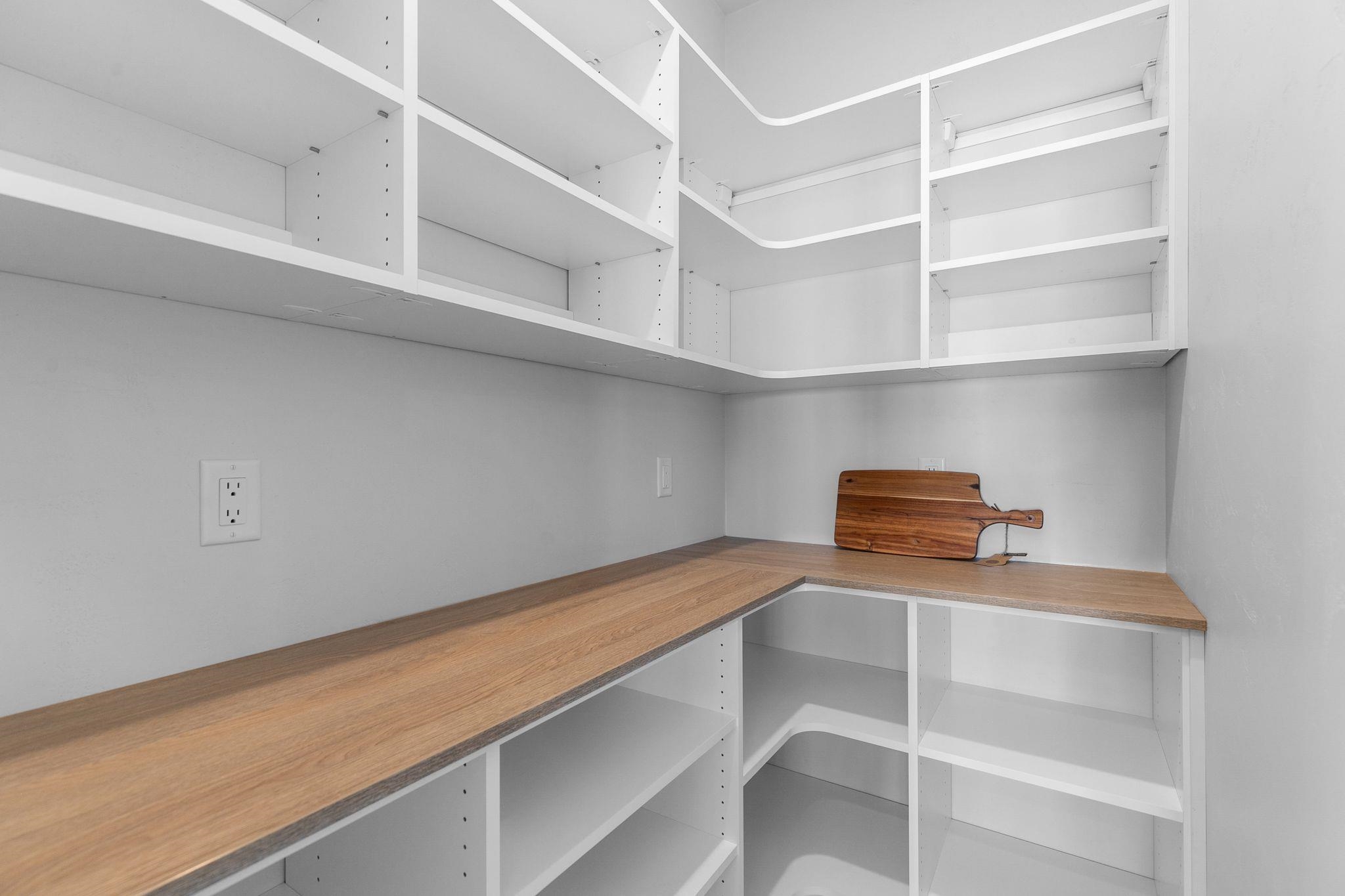 W5826 Roundstone Place Menasha, WI 54952 - Photo 21 of 47