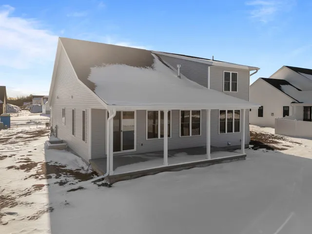 $659,900 | W5826 Roundstone Place, Menasha, WI 54952