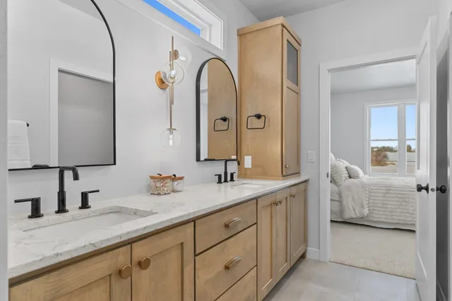 $659,900 | W5826 Roundstone Place, Menasha, WI 54952