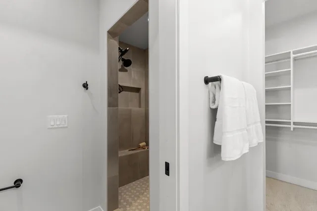 $659,900 | W5826 Roundstone Place, Menasha, WI 54952