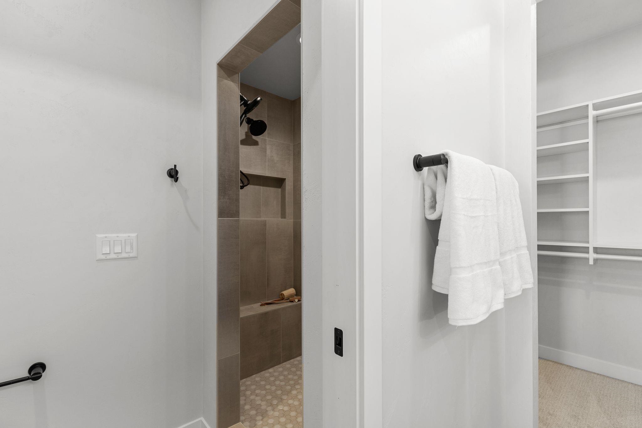 W5826 Roundstone Place Menasha, WI 54952 - Photo 38 of 47