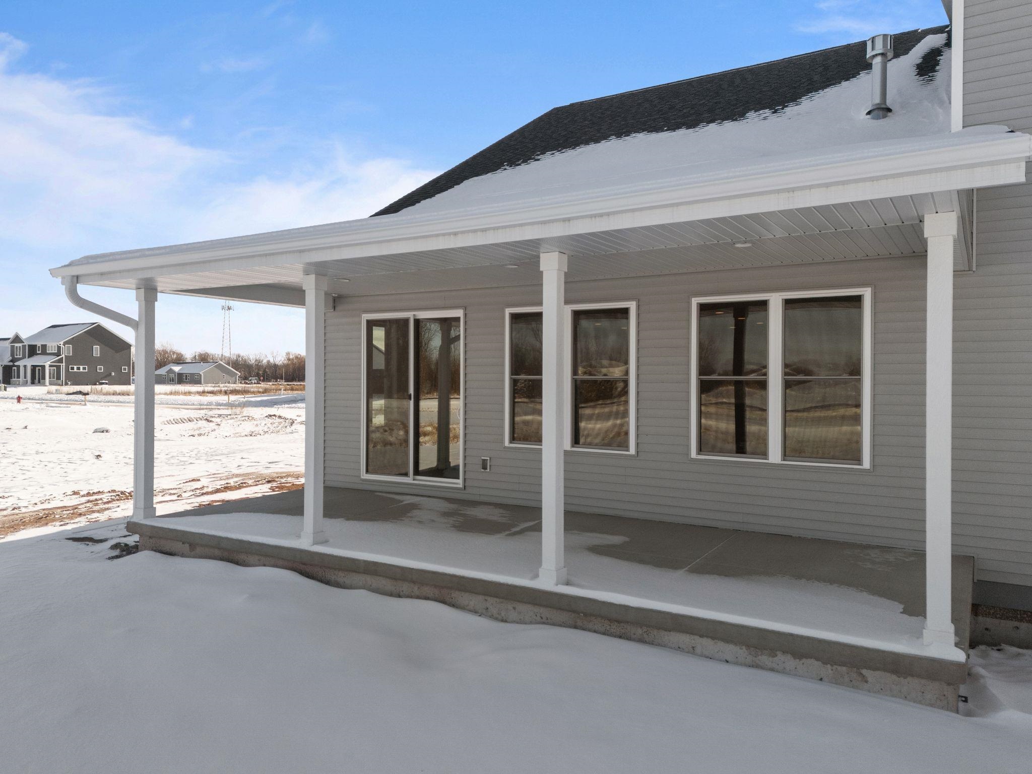 W5826 Roundstone Place Menasha, WI 54952 - Photo 4 of 47