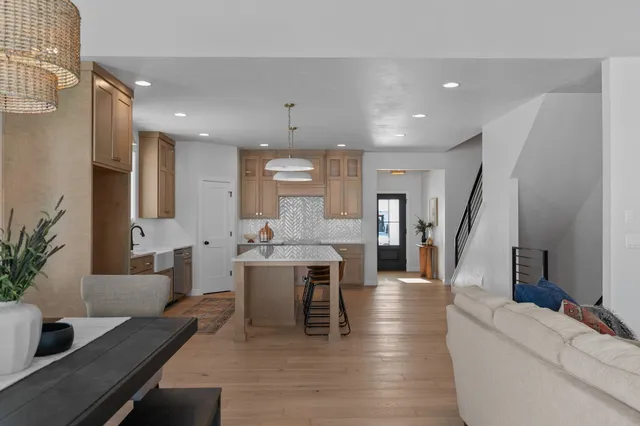 $659,900 | W5826 Roundstone Place, Menasha, WI 54952