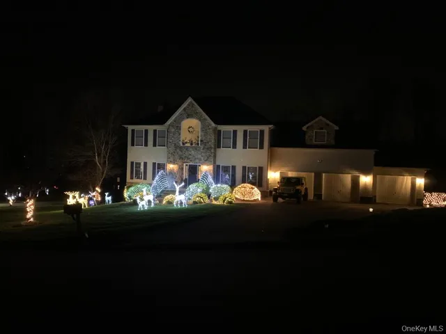 $949,999 | 3 Alloway Crescent, Highland Mills, NY 10930