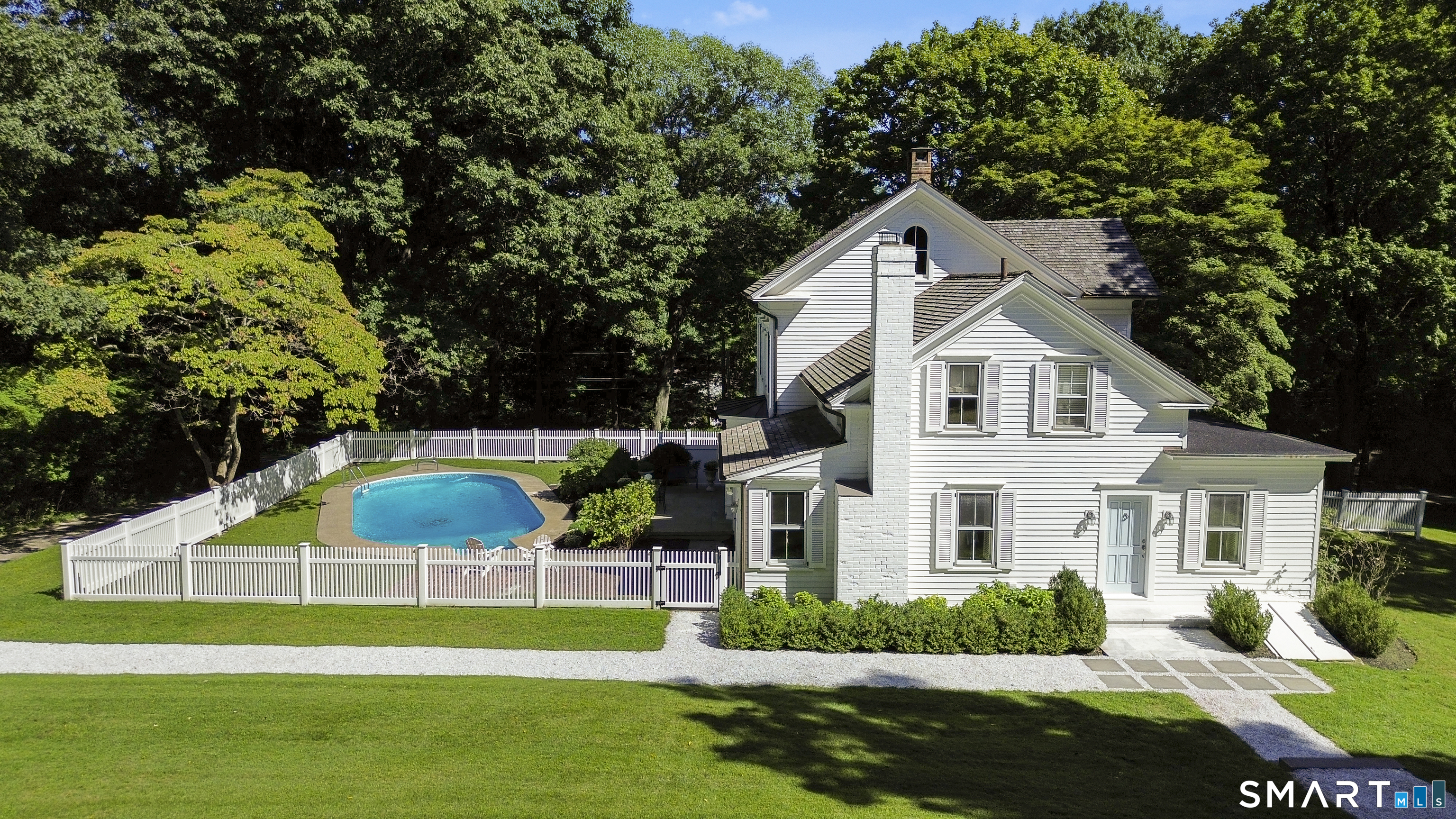 999 Bronson Road Fairfield, CT 06824 - Photo 2 of 39 Gallery Image 2