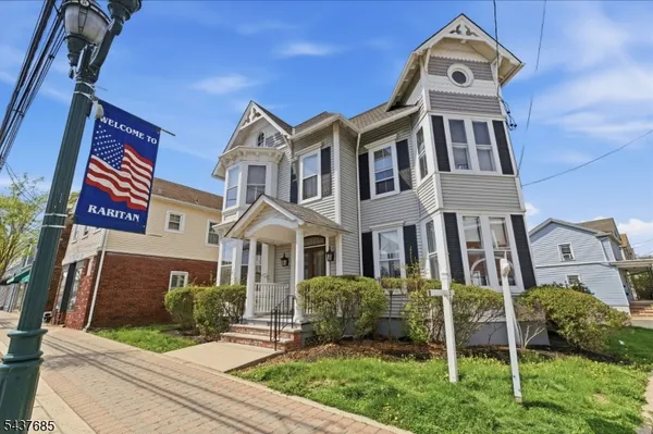 $2,100 | 30 West Somerset Street, Unit 2B, Raritan, NJ 08869