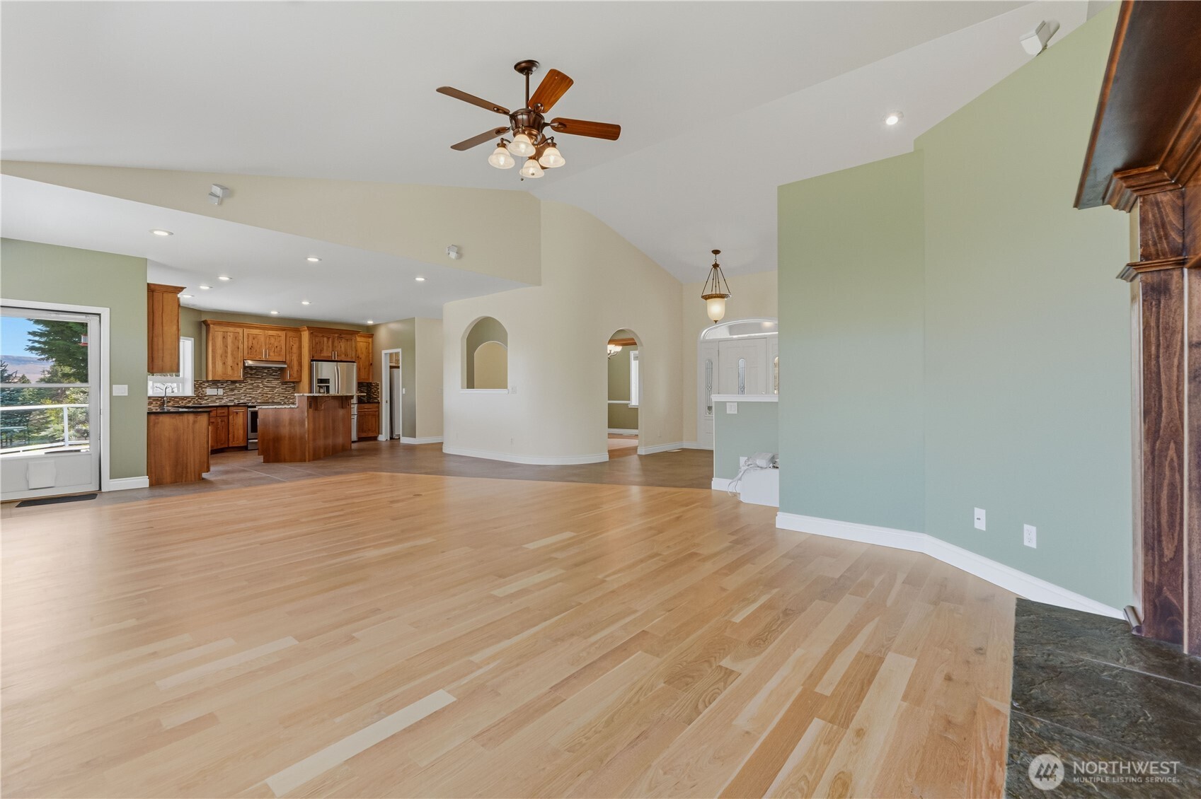 2777 Number 1 Canyon Road Wenatchee, WA 98801 - Photo 13 of 40