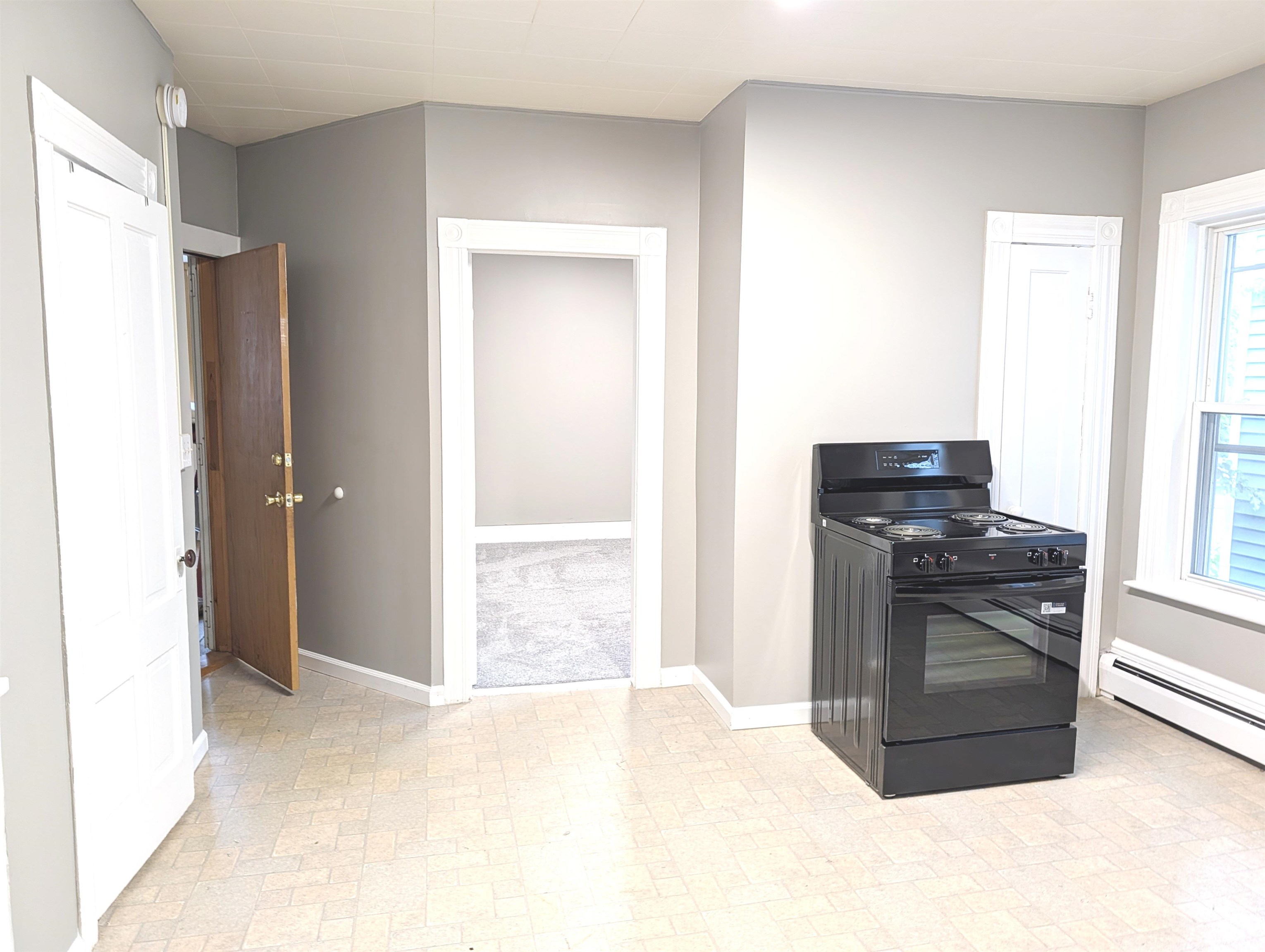 685 Massabesic Street, Unit 2W Manchester, NH 03103 - Photo 5 of 13