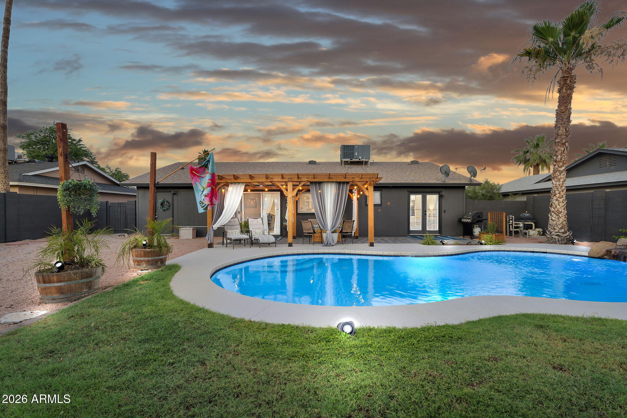 2512 South Evergreen Road Tempe, AZ 85282 - Photo 41 of 56 41-web-or-mls-2512 S Evergreen Rd-10