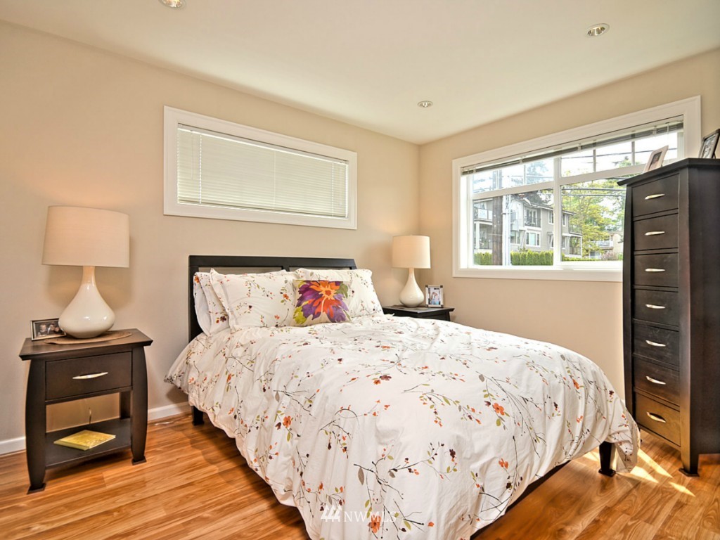 303 Walnut Street, Unit 201 Edmonds, WA 98020 - Photo 18 of 24