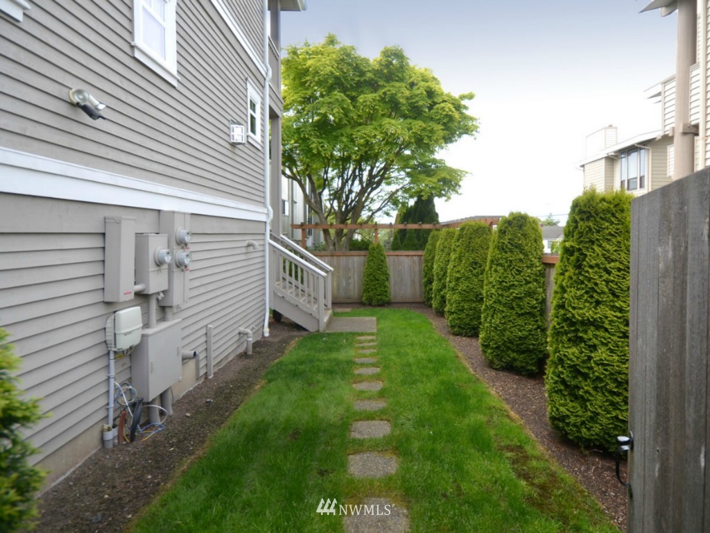 303 Walnut Street, Unit 201 Edmonds, WA 98020 - Photo 20 of 24