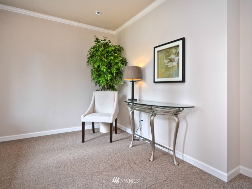 303 Walnut Street, Unit 201 Edmonds, WA 98020 - Photo 3 of 24