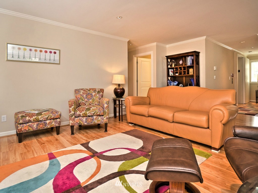 303 Walnut Street, Unit 201 Edmonds, WA 98020 - Photo 8 of 24