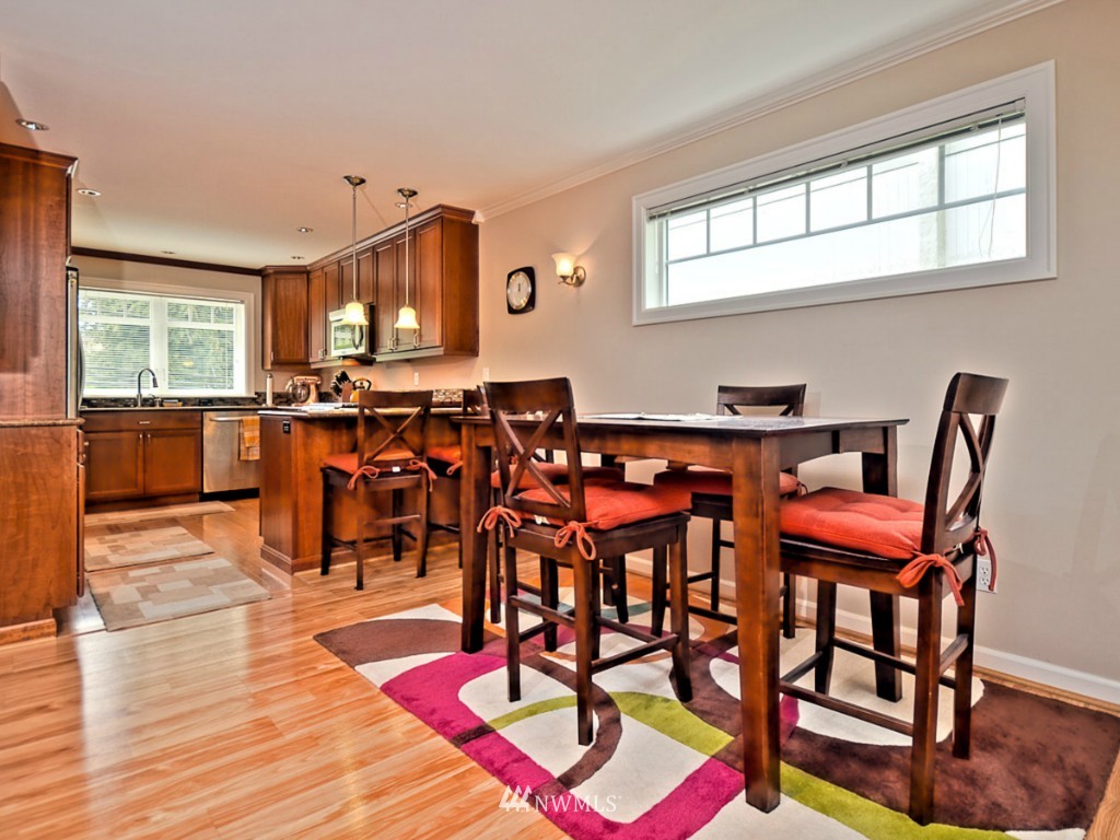 303 Walnut Street, Unit 201 Edmonds, WA 98020 - Photo 9 of 24