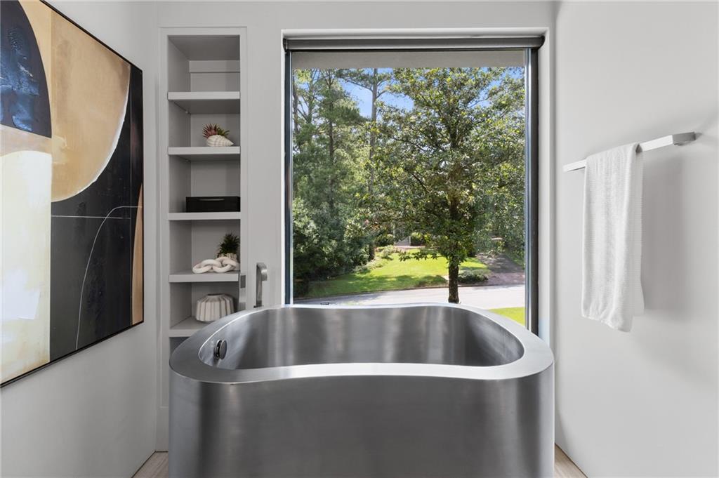 4036 Statewood Road Northeast Atlanta, GA 30342 - Photo 7 of 43