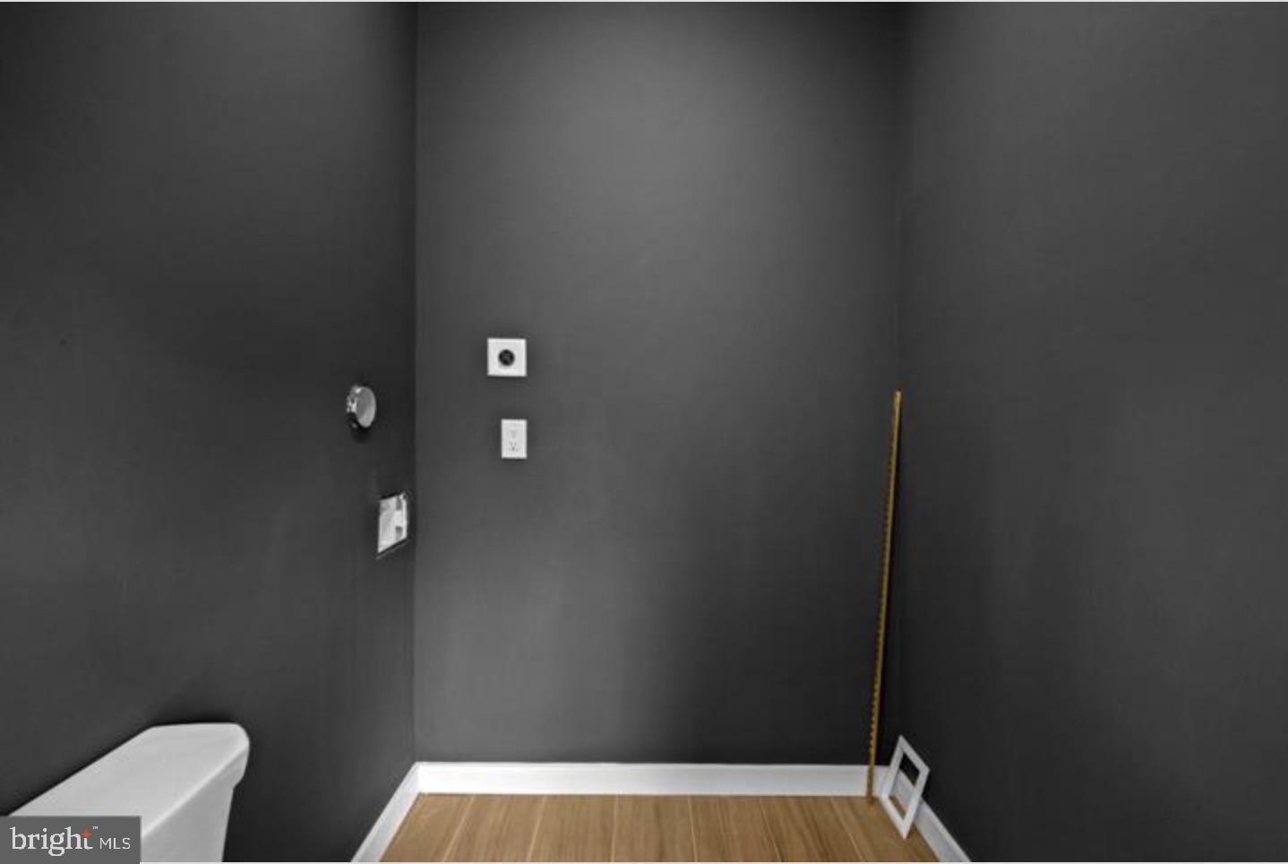 2215 Mutter Street Philadelphia, PA 19133 - Photo 13 of 21 a bathroom with a toilet