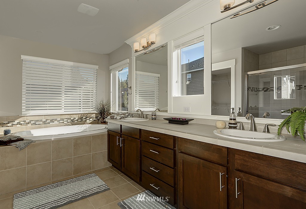 100 Shadow Avenue Northeast Renton, WA 98059 - Photo 17 of 24