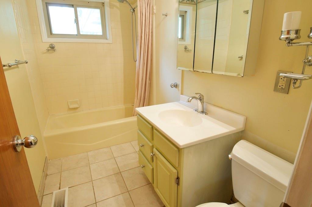 623 Emerson Road Carmel, IN 46032 - Photo 9 of 17 Gallery Image 9