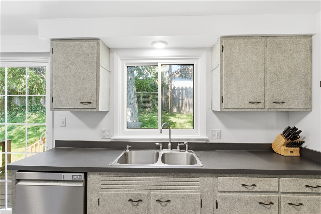 77 Drexmore Road Rochester, NY 14610 - Photo 10 of 27 Kitchen