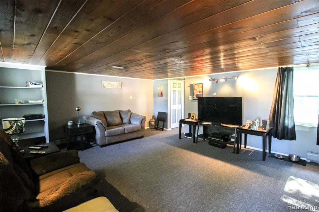 7295 Busch Road Birch Run, MI 48415 - Photo 6 of 33