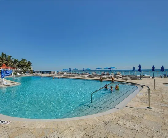 $1,950 | 19201 Collins Avenue, Unit 432, Sunny Isles Beach, FL 33160