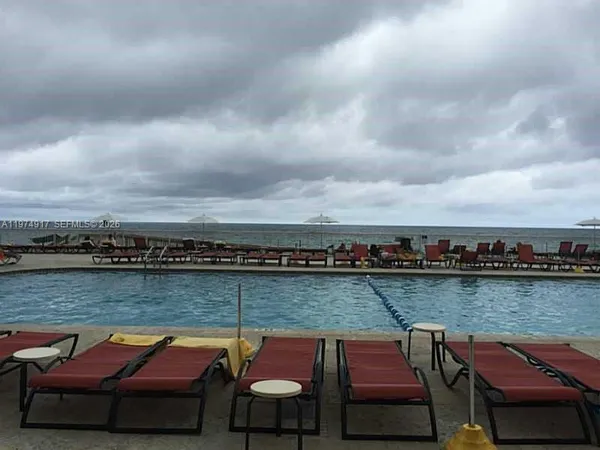 $1,950 | 19201 Collins Avenue, Unit 432, Sunny Isles Beach, FL 33160