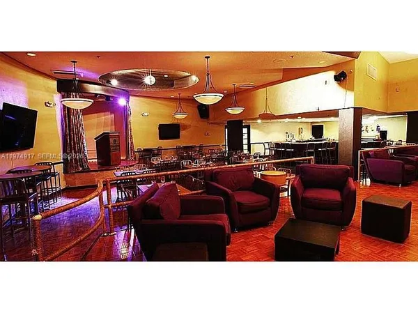 $1,950 | 19201 Collins Avenue, Unit 432, Sunny Isles Beach, FL 33160